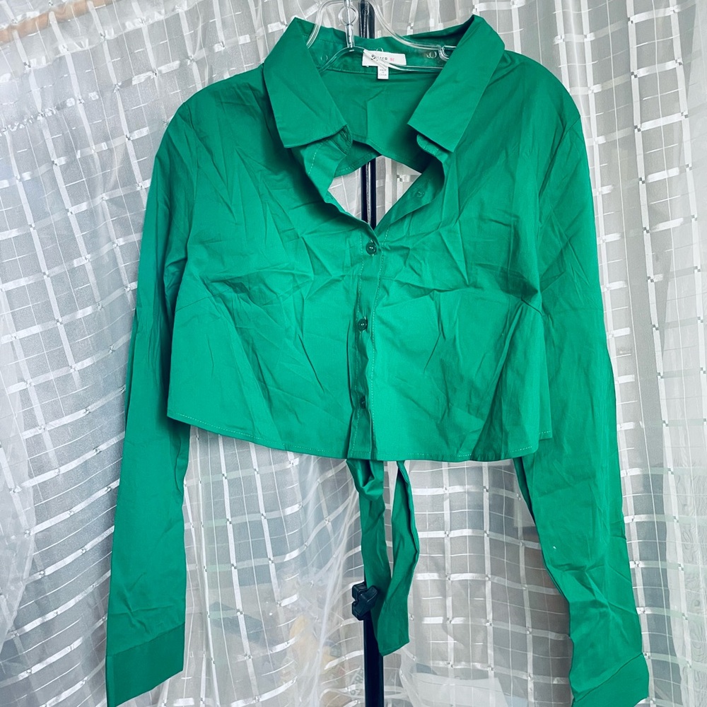 Green Women's Button-Up Crop Top